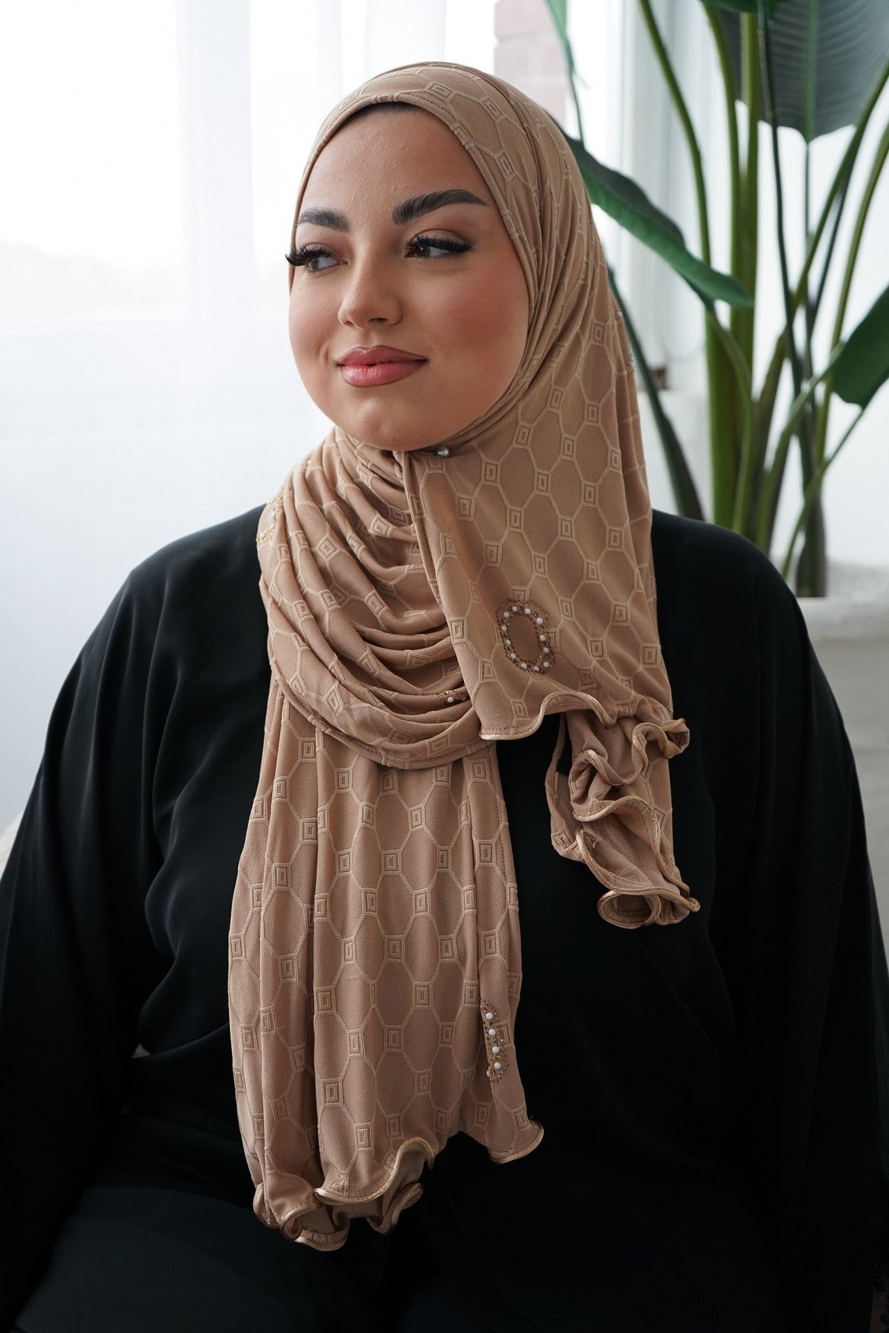 Jacquard hijab – almond