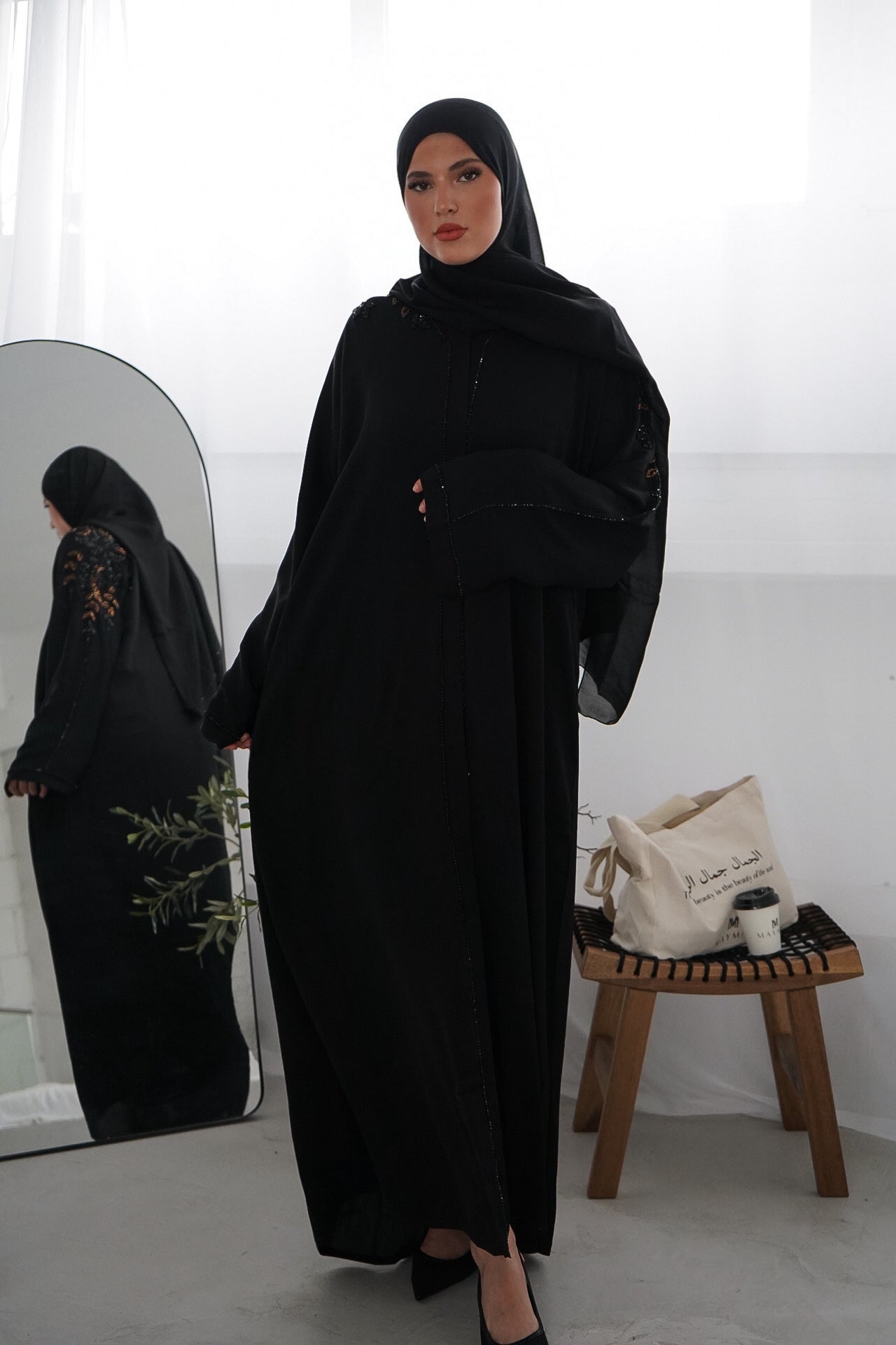 Abaya Amina